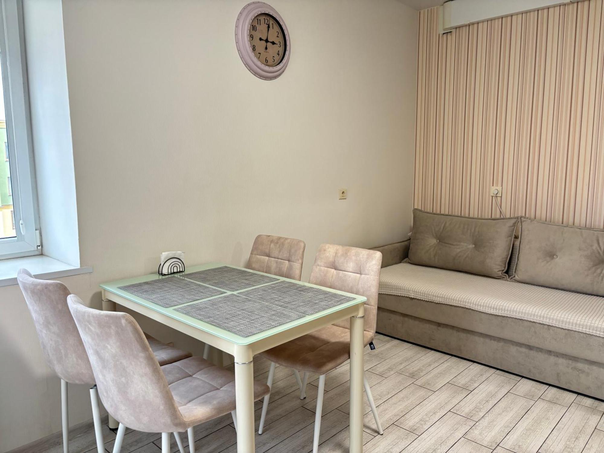 Апартаменти Люкс В Центрі, На Вулиці Набережна,10 З Парковкою Lutsk Exterior photo