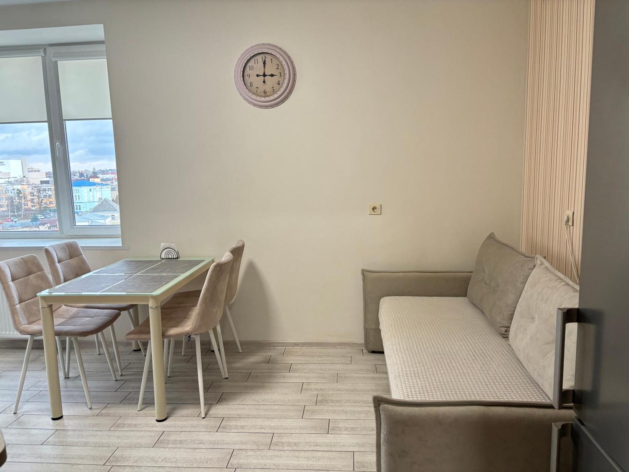 Апартаменти Люкс В Центрі, На Вулиці Набережна,10 З Парковкою Lutsk Exterior photo